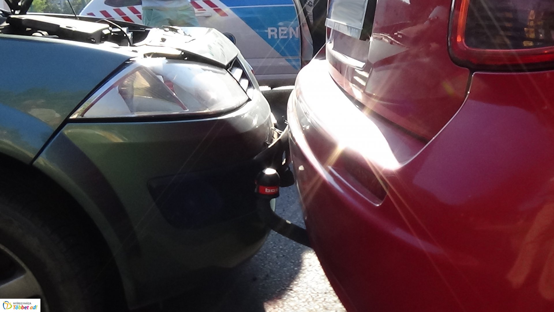 Helyszíni fotók a Sóstói úton történt tömeges karambolról