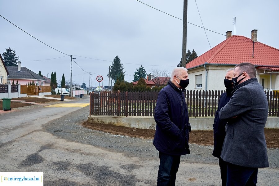 Helyszíni szemle a Felhő utcán