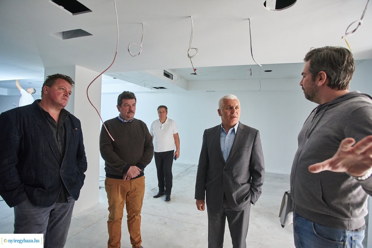 Helyszíni szemle a Kállay Kúriában 20200422