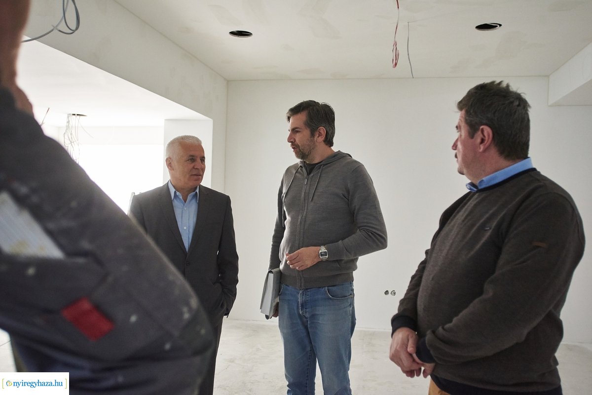 Helyszíni szemle a Kállay Kúriában 20200422