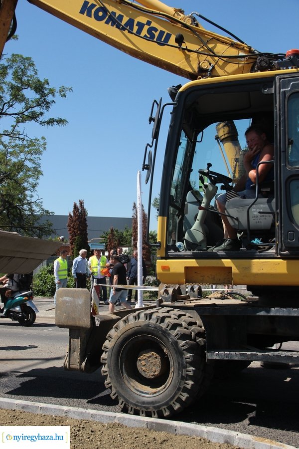 Helyszíni szemle a László utcai kereszteződésben
