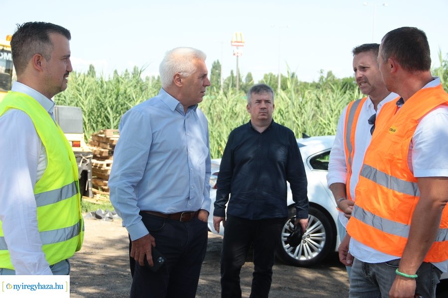 Helyszíni szemle a László utcai kereszteződésben