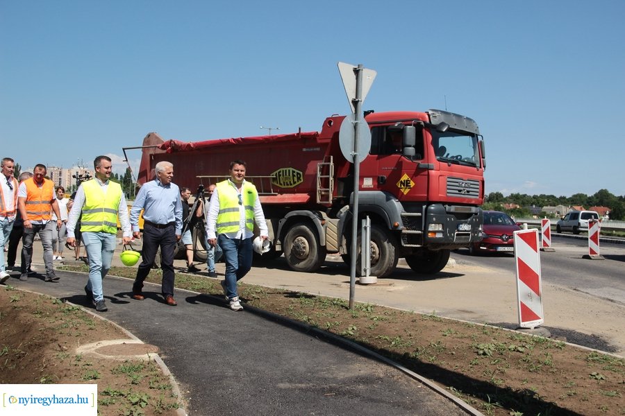 Helyszíni szemle a László utcai kereszteződésben