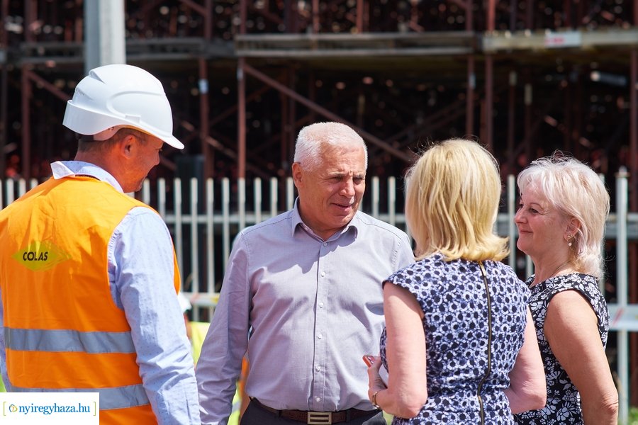 Helyszíni szemle a rozsrétszőlői bekötő úton