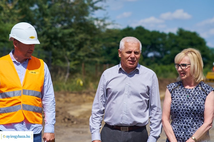 Helyszíni szemle a rozsrétszőlői bekötő úton