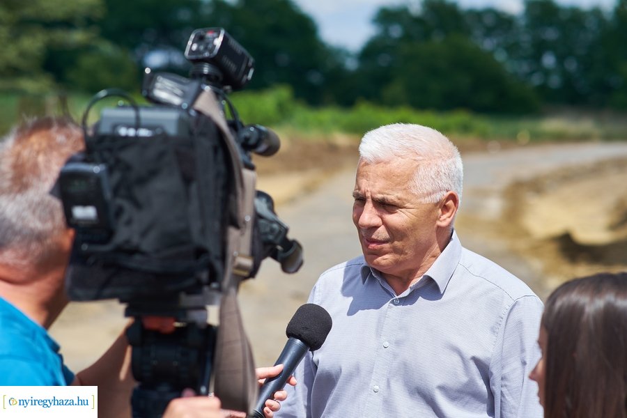 Helyszíni szemle a rozsrétszőlői bekötő úton