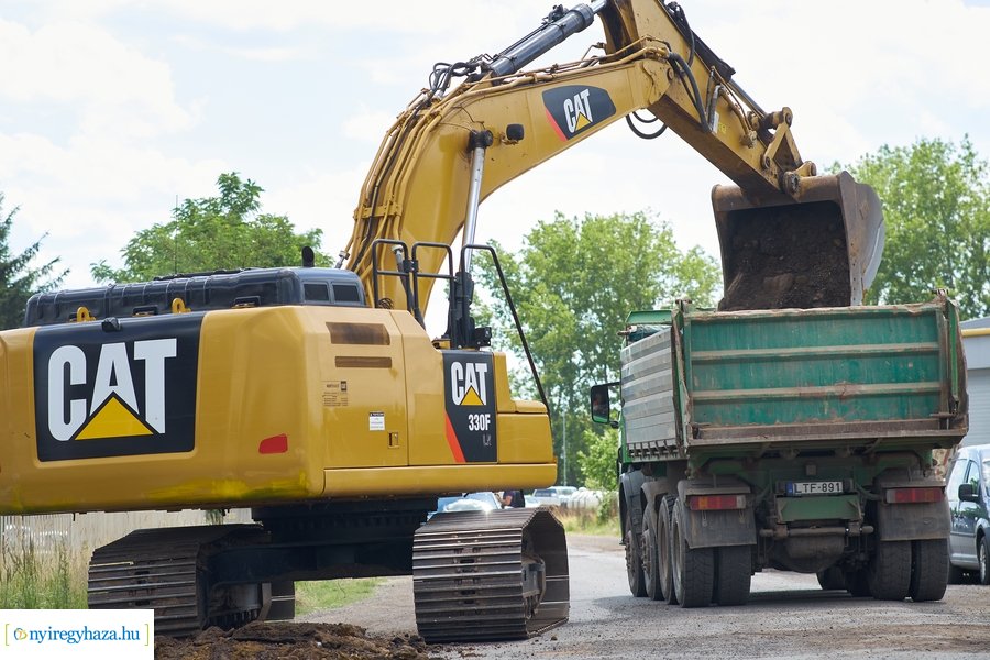 Helyszíni szemle a rozsrétszőlői bekötő úton