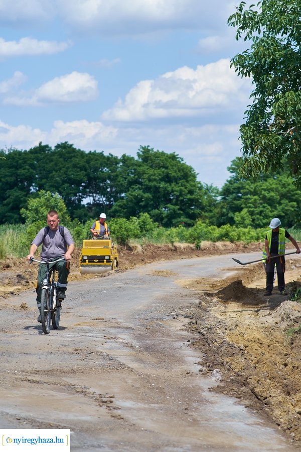 Helyszíni szemle a rozsrétszőlői bekötő úton