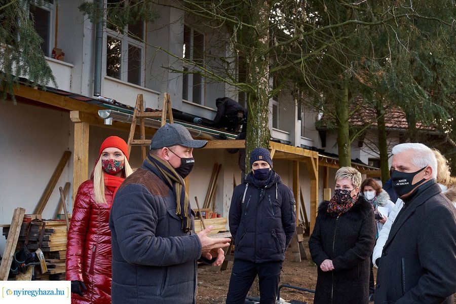 Helyszíni szemle a sóstóhegyi iskolában