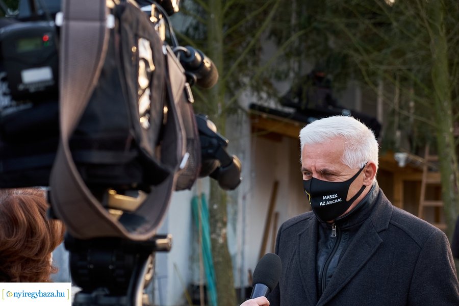 Helyszíni szemle a sóstóhegyi iskolában