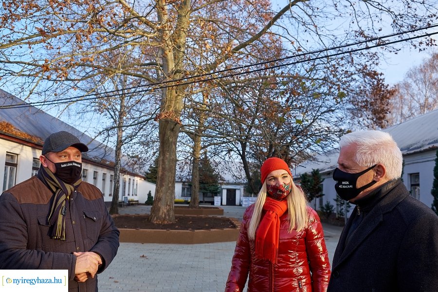 Helyszíni szemle a sóstóhegyi iskolában