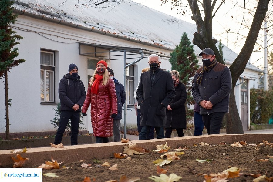 Helyszíni szemle a sóstóhegyi iskolában