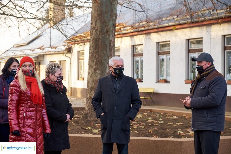 Helyszíni szemle a sóstóhegyi iskolában