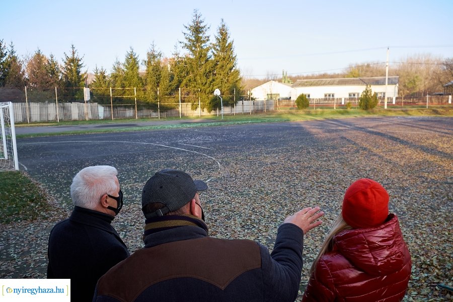 Helyszíni szemle a sóstóhegyi iskolában
