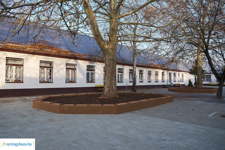 Helyszíni szemle a sóstóhegyi iskolában