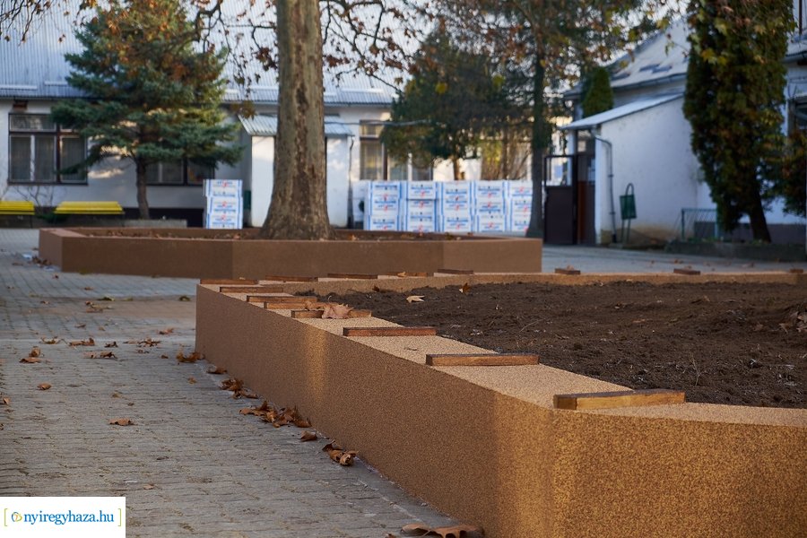 Helyszíni szemle a sóstóhegyi iskolában