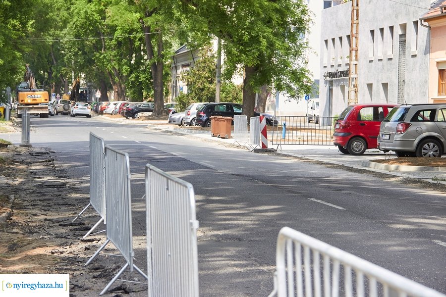 Helyszíni szemle a Szarvas utca felújításánál