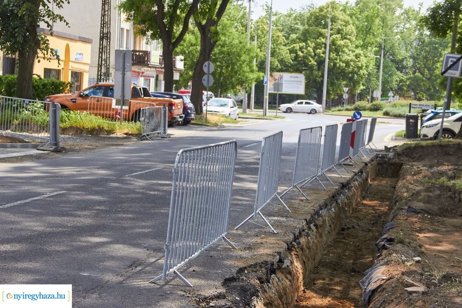 Helyszíni szemle a Szarvas utca felújításánál