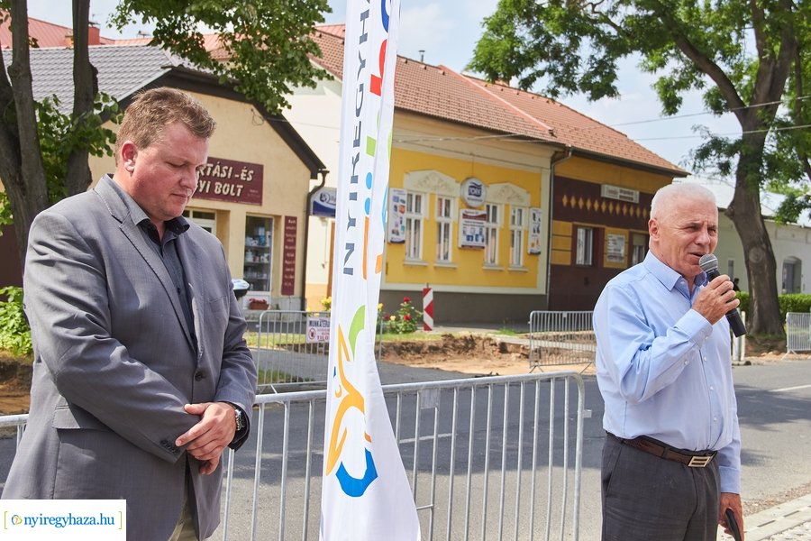 Helyszíni szemle a Szarvas utca felújításánál