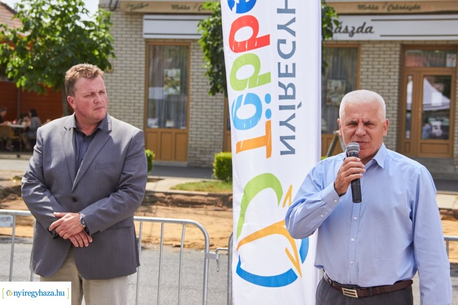 Helyszíni szemle a Szarvas utca felújításánál