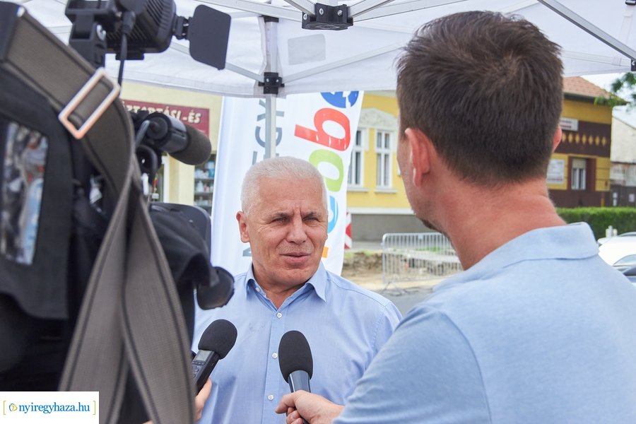 Helyszíni szemle a Szarvas utca felújításánál