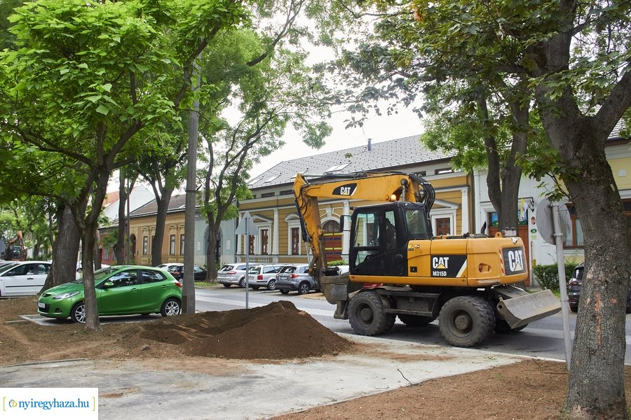 Helyszíni szemle a Szarvas utca felújításánál