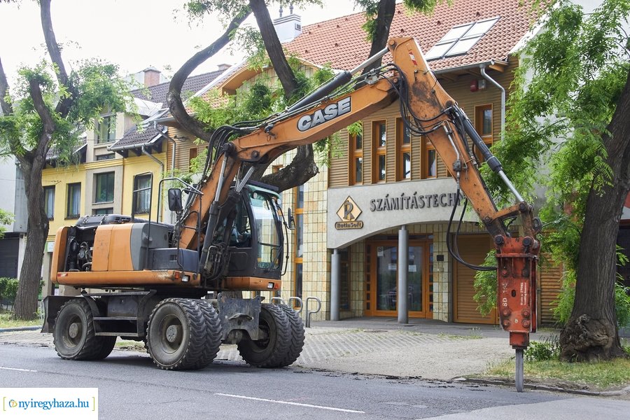 Helyszíni szemle a Szarvas utca felújításánál