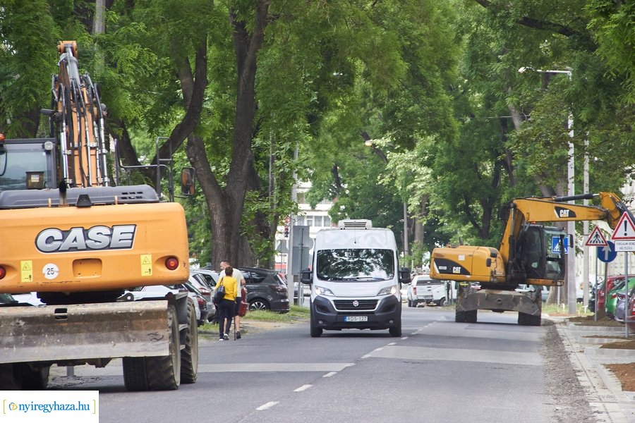 Helyszíni szemle a Szarvas utca felújításánál