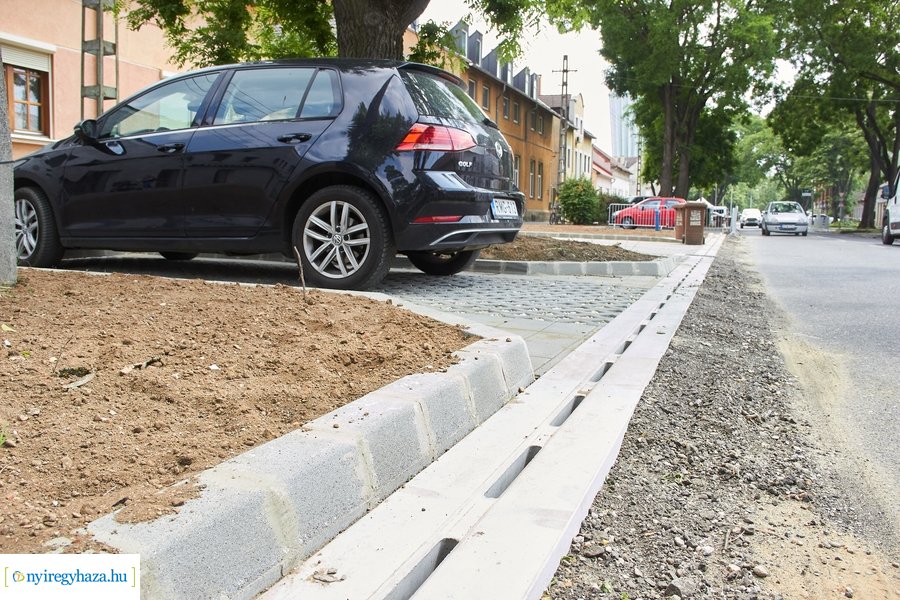 Helyszíni szemle a Szarvas utca felújításánál