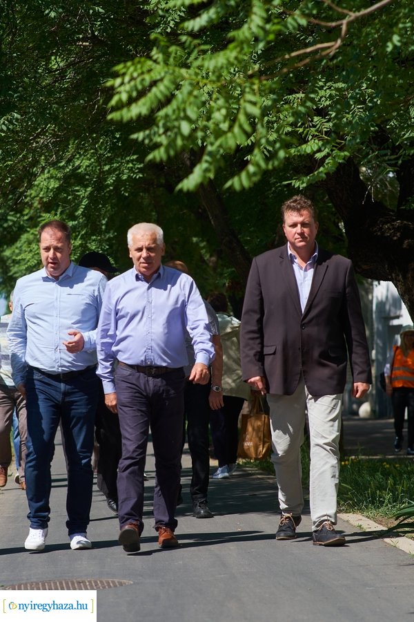 Helyszíni szemle a Széchenyi utcán 20220520