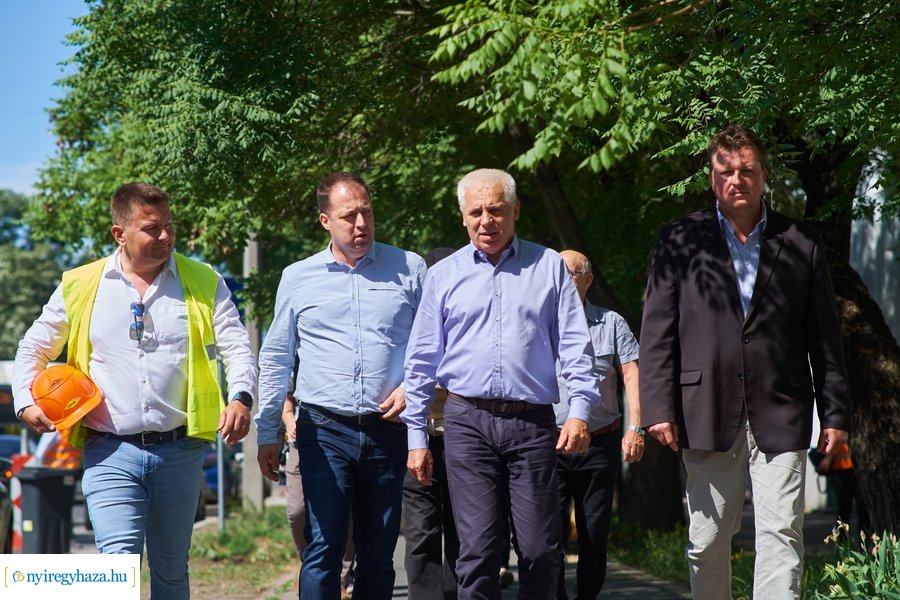 Helyszíni szemle a Széchenyi utcán 20220520