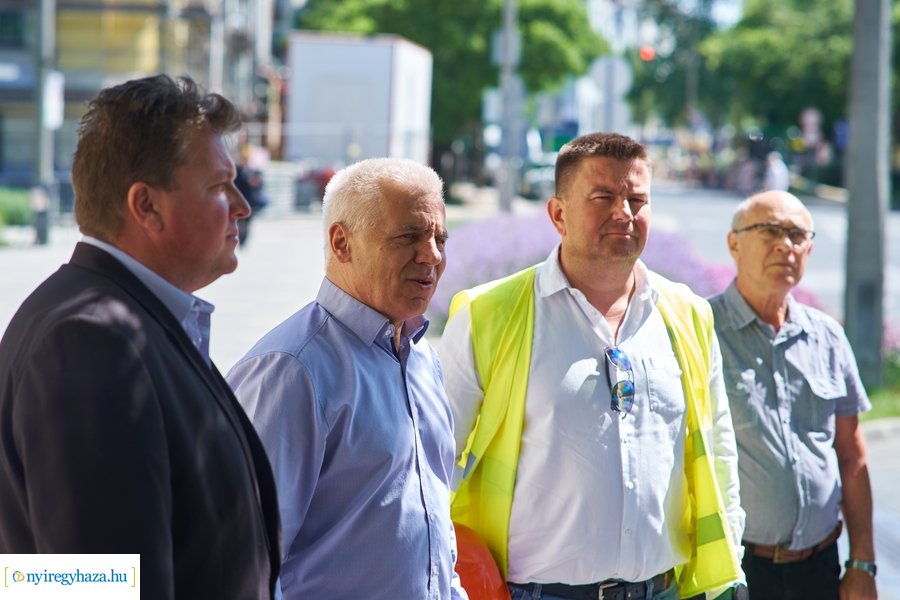 Helyszíni szemle a Széchenyi utcán 20220520