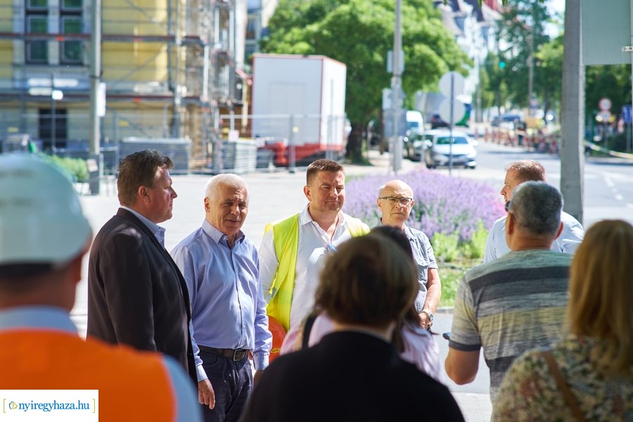Helyszíni szemle a Széchenyi utcán 20220520