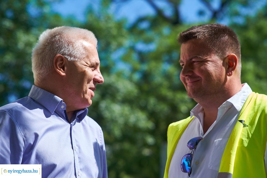 Helyszíni szemle a Széchenyi utcán 20220520