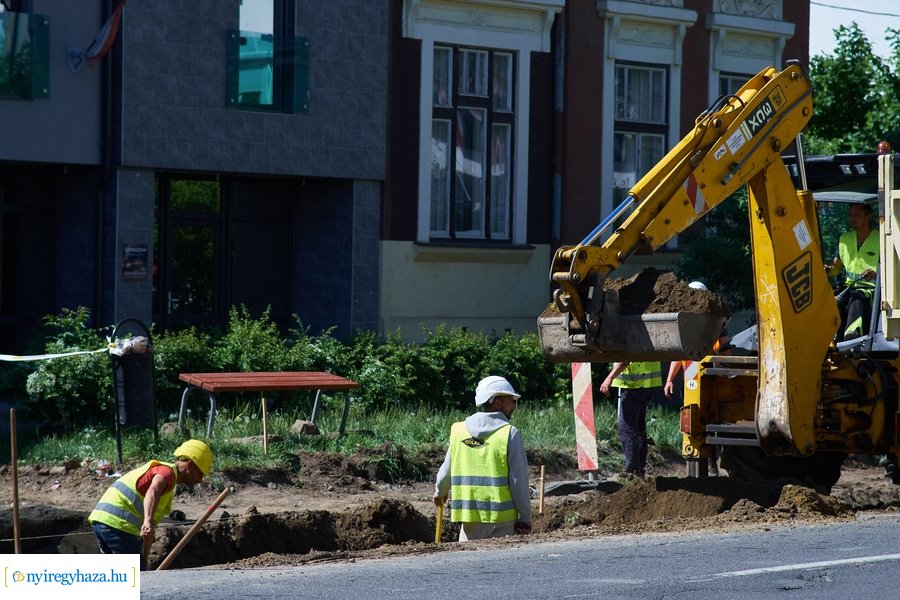 Helyszíni szemle a Széchenyi utcán 20220520