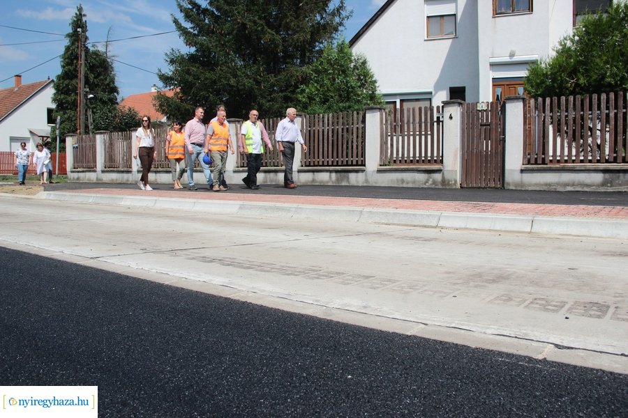 Helyszíni szemle a Szélsőbokori úton