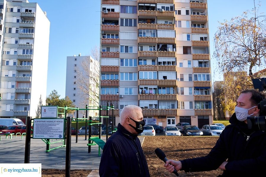 Helyszíni szemle a Széna téri kondiparkban