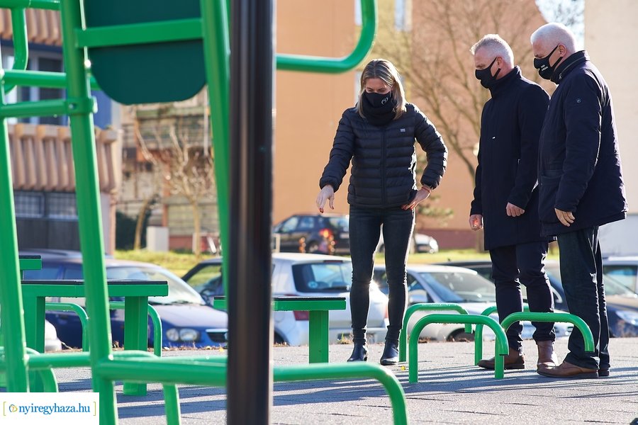 Helyszíni szemle a Széna téri kondiparkban