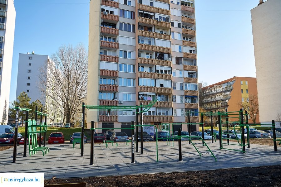 Helyszíni szemle a Széna téri kondiparkban