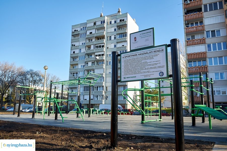 Helyszíni szemle a Széna téri kondiparkban