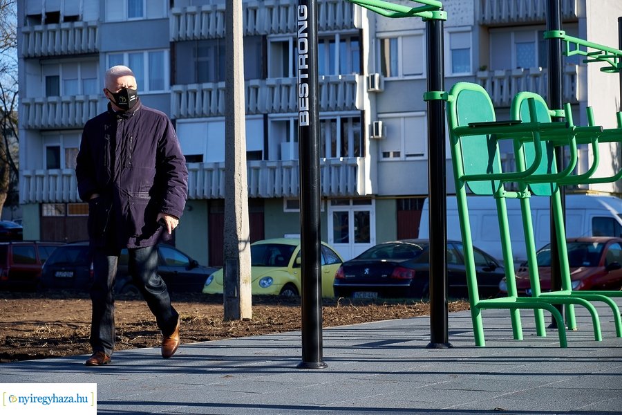Helyszíni szemle a Széna téri kondiparkban