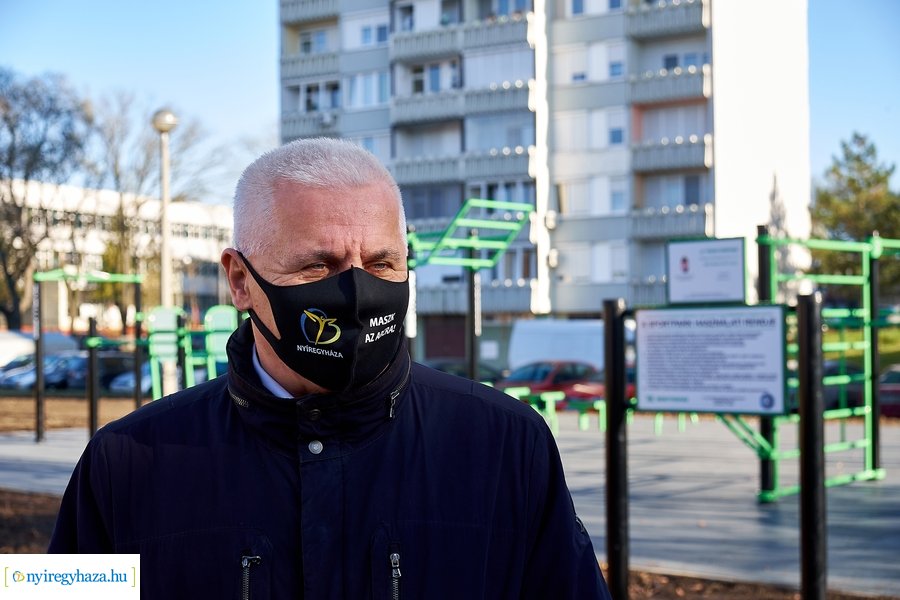 Helyszíni szemle a Széna téri kondiparkban