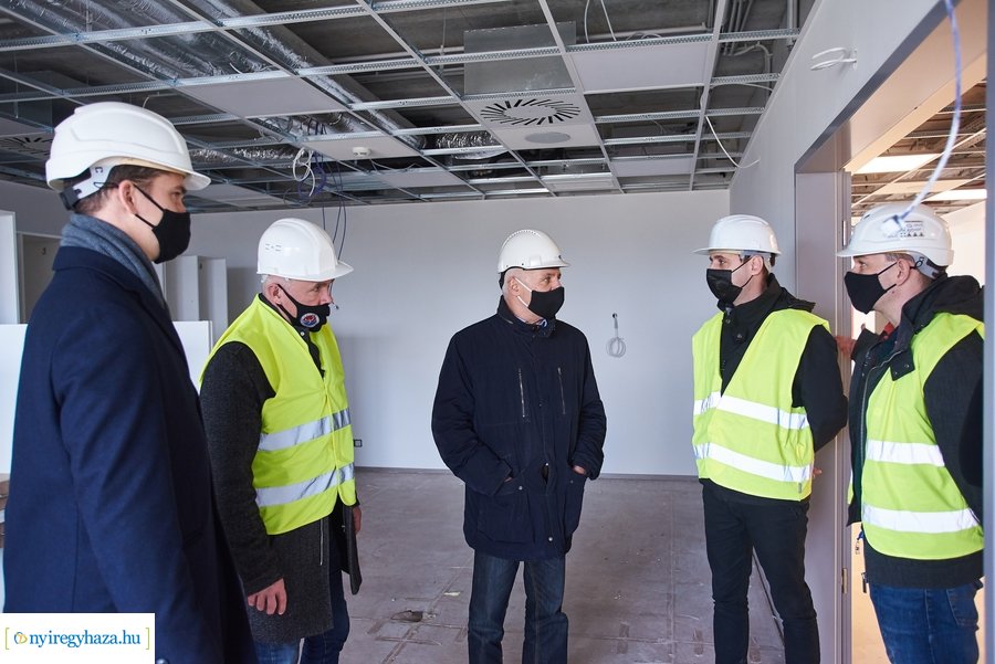 Helyszíni szemle az Atlétikai Centrumban