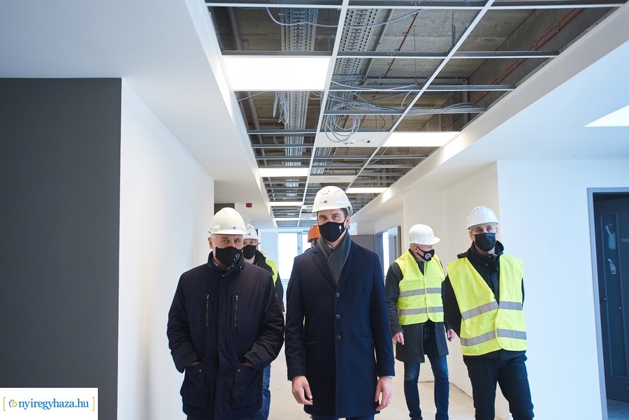 Helyszíni szemle az Atlétikai Centrumban