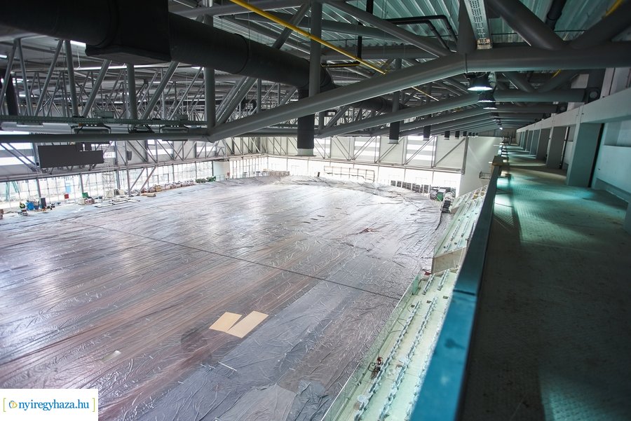 Helyszíni szemle az Atlétikai Centrumban