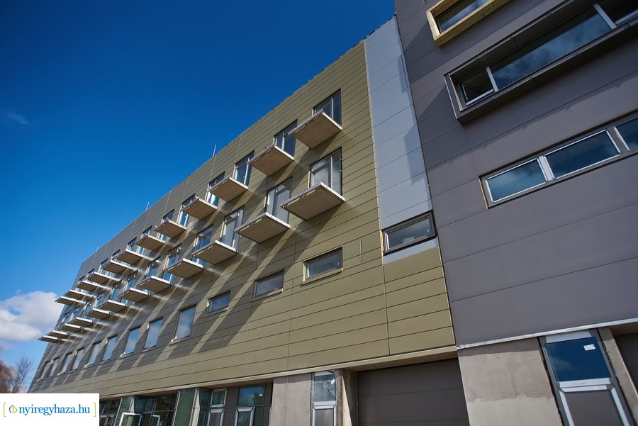 Helyszíni szemle az Atlétikai Centrumban