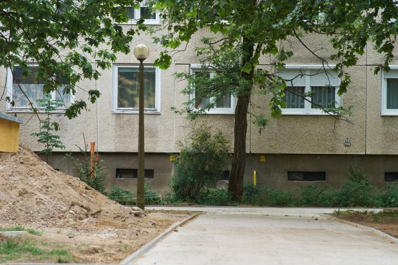 Helyszíni szemle az Eperjes utcai járda felújításnál