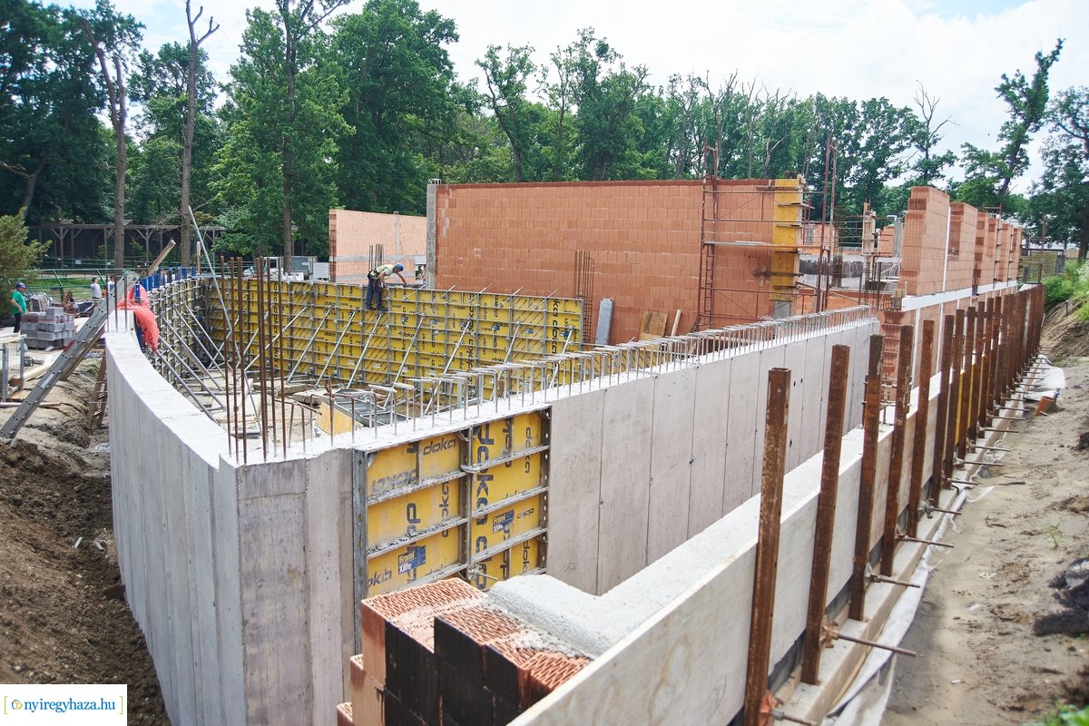 Helyszíni szemle az Indiaház és Madárröpde munkálatainál