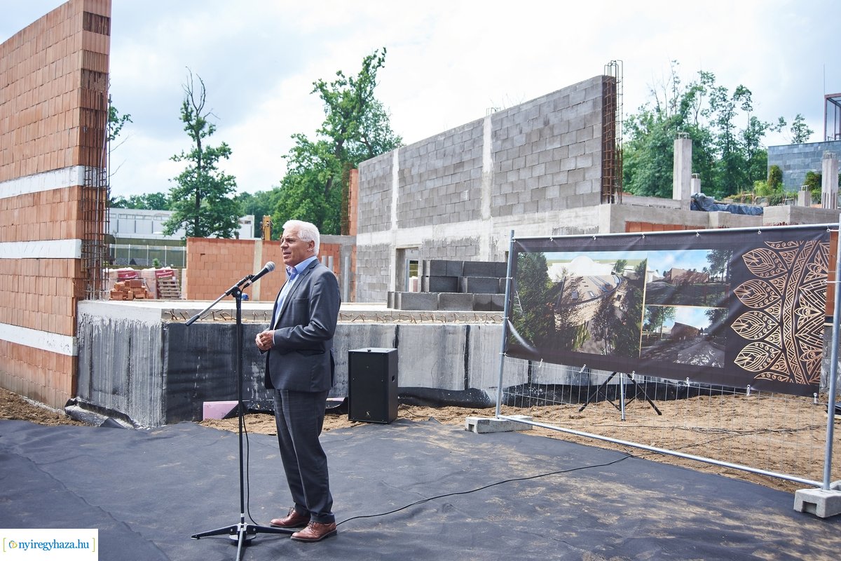 Helyszíni szemle az Indiaház és Madárröpde munkálatainál