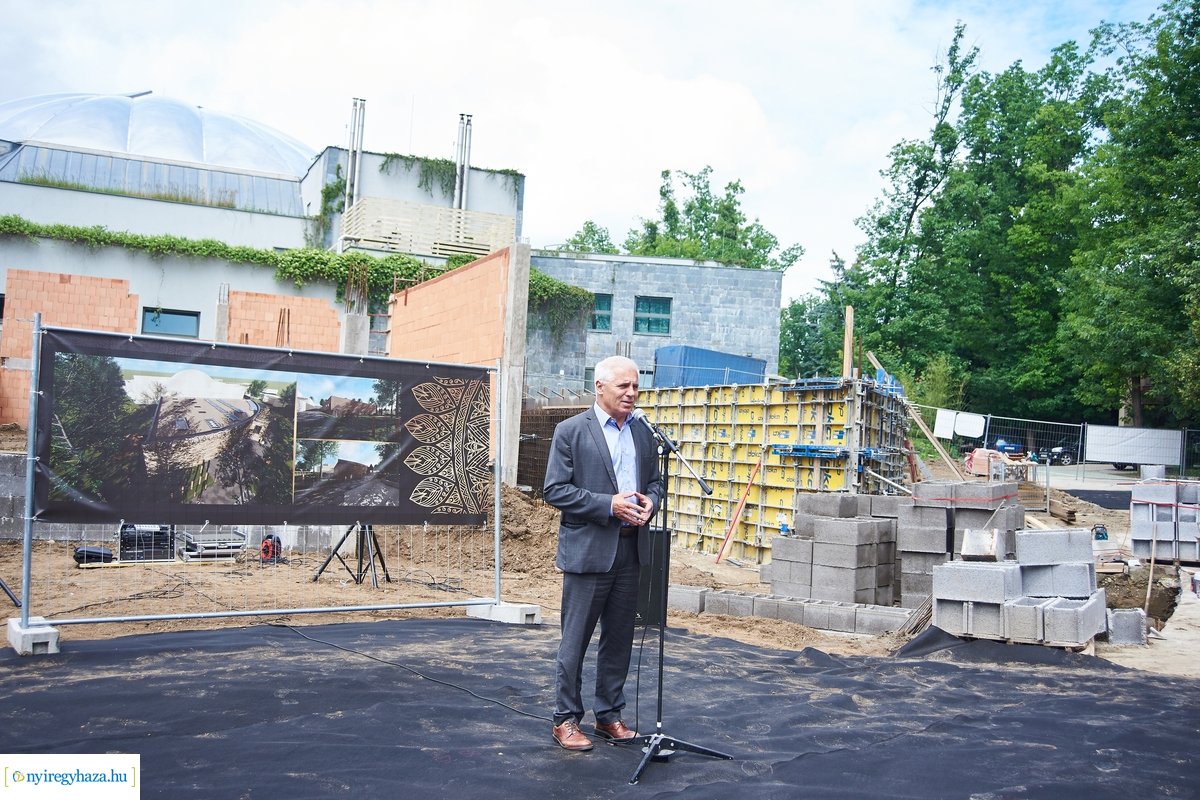 Helyszíni szemle az Indiaház és Madárröpde munkálatainál
